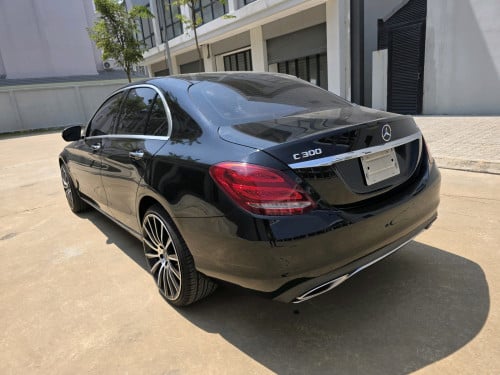 Mercedes C300 4Matic 2015 Black colour