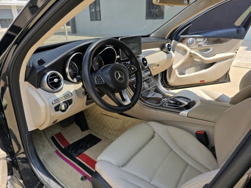 Mercedes C300 4Matic 2015 Black colour