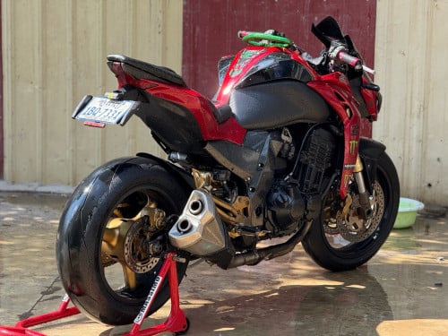 Zx1000 លក់ប្រញ៉ាប់លុយ មានពន្ធ 3600$ ចរចាខ្លះទៀន មិនដែលមាន