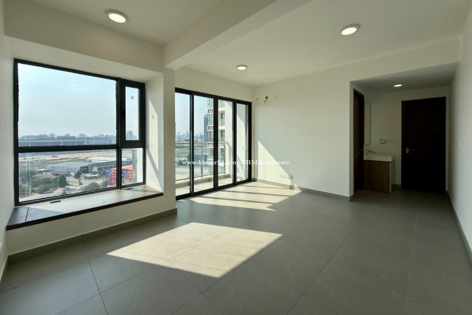 SPECIAL Layout ONE Bedroom for SALE in Urban Village Phase 2