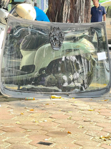 ឡាក់គីលក់កញ្ចក់រថយន្ត