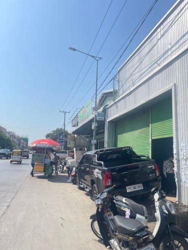 ឃ្លាំងសម្រាប់ជួល