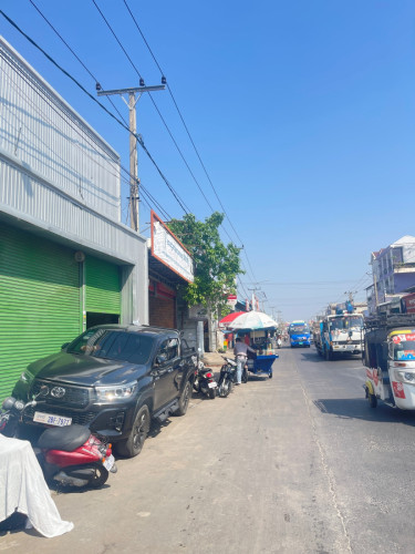 ឃ្លាំងសម្រាប់ជួល