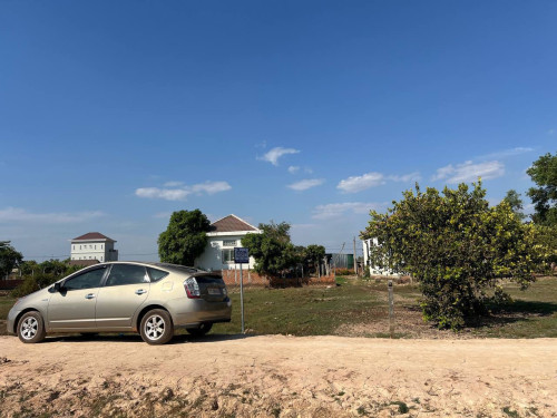 ដី 10m x 30m ប្លង់រឹង លក់
