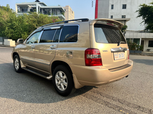 ស្ទើរលុយខ្វះបាន5000$រយះពេល3ខែអត់បង់ការប្រាក់ Highlander 2005 V4 ប៉ុង១  ពណ៏មាស