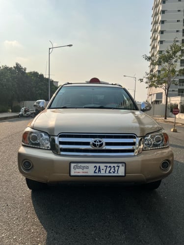 ស្ទើរលុយខ្វះបាន5000$រយះពេល3ខែអត់បង់ការប្រាក់ Highlander 2005 V4 ប៉ុង១  ពណ៏មាស