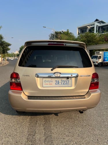 ស្ទើរលុយខ្វះបាន5000$រយះពេល3ខែអត់បង់ការប្រាក់ Highlander 2005 V4 ប៉ុង១  ពណ៏មាស