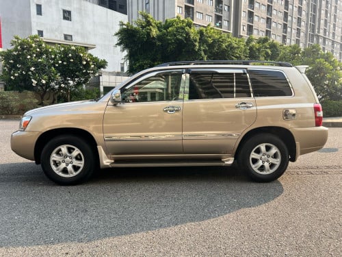 ស្ទើរលុយខ្វះបាន5000$រយះពេល3ខែអត់បង់ការប្រាក់ Highlander 2005 V4 ប៉ុង១  ពណ៏មាស