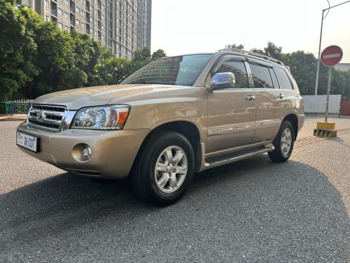 ស្ទើរលុយខ្វះបាន5000$រយះពេល3ខែអត់បង់ការប្រាក់ Highlander 2005 V4 ប៉ុង១  ពណ៏មាស