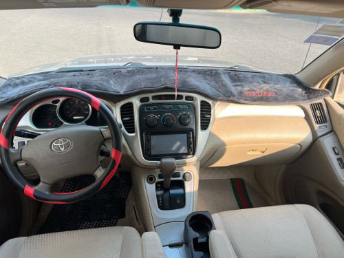 ស្ទើរលុយខ្វះបាន5000$រយះពេល3ខែអត់បង់ការប្រាក់ Highlander 2005 V4 ប៉ុង១  ពណ៏មាស