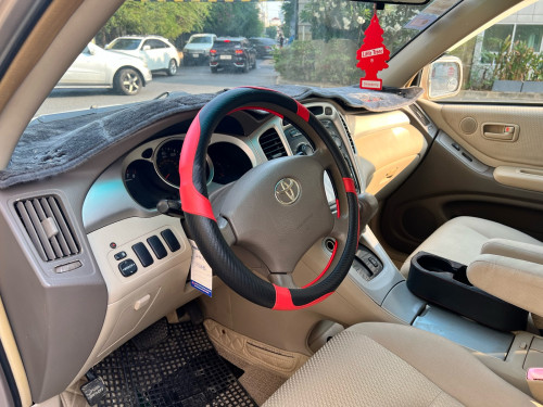 ស្ទើរលុយខ្វះបាន5000$រយះពេល3ខែអត់បង់ការប្រាក់ Highlander 2005 V4 ប៉ុង១  ពណ៏មាស
