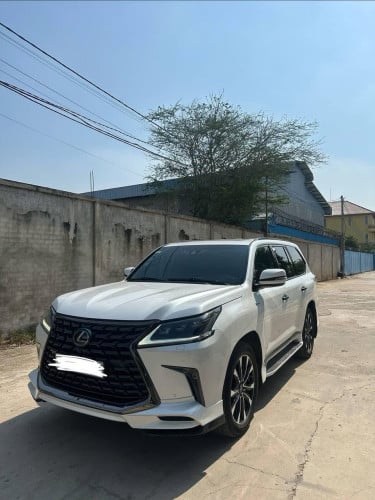 រថយន្តLexus Lx570 មួយគ្រឿងនេះស្អាតញាក់ទឹកថ្នាំសុីនមួយជុំ✅