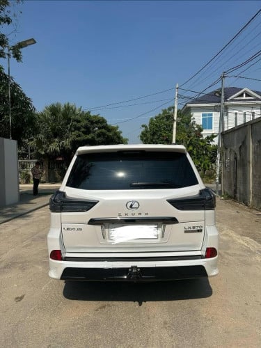 រថយន្តLexus Lx570 មួយគ្រឿងនេះស្អាតញាក់ទឹកថ្នាំសុីនមួយជុំ✅