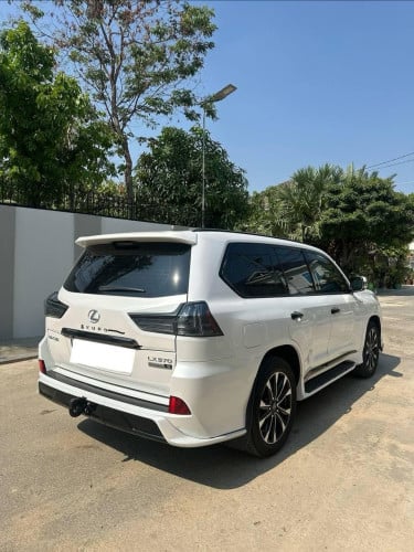 រថយន្តLexus Lx570 មួយគ្រឿងនេះស្អាតញាក់ទឹកថ្នាំសុីនមួយជុំ✅