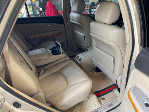 ទេីបយកមកមួយទៀត​ LEXUS RX400h ឆ្នាំ06​  ឈ្មោះ​ម្ចាស់​ដើម​  ពណ៌​ទឹកមាស​