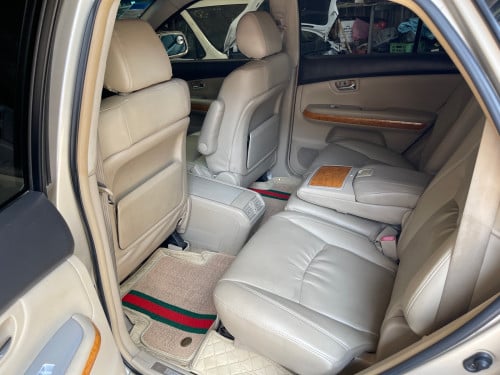 ទេីបយកមកមួយទៀត​ LEXUS RX400h ឆ្នាំ06​  ឈ្មោះ​ម្ចាស់​ដើម​  ពណ៌​ទឹកមាស​
