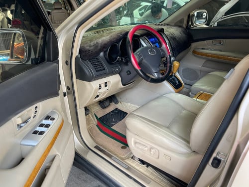 ទេីបយកមកមួយទៀត​ LEXUS RX400h ឆ្នាំ06​  ឈ្មោះ​ម្ចាស់​ដើម​  ពណ៌​ទឹកមាស​