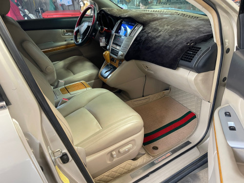 ទេីបយកមកមួយទៀត​ LEXUS RX400h ឆ្នាំ06​  ឈ្មោះ​ម្ចាស់​ដើម​  ពណ៌​ទឹកមាស​