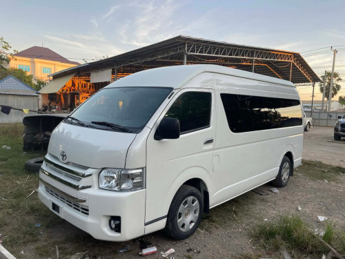 2013 Toyota Hiace