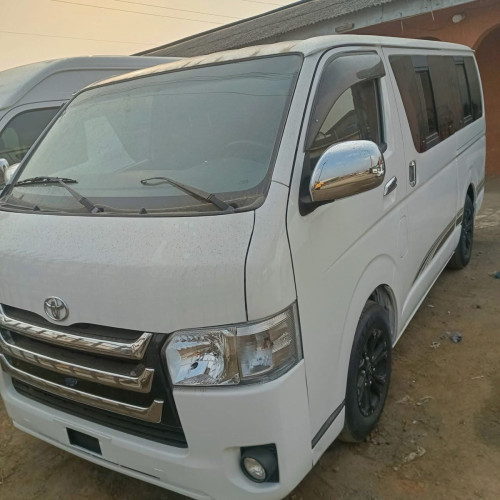 2013 Toyota Hiace