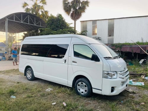 2013 Toyota Hiace