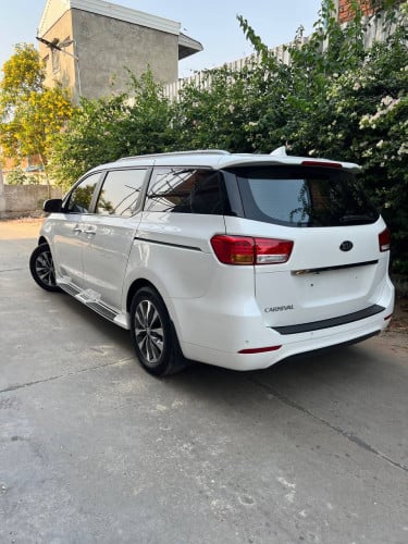 តម្លៃសាង​ 2015​ Kia Carnival 2.2 Turbo Diesel 11កៅអី​ ក្រដាស​ពន្ធ​