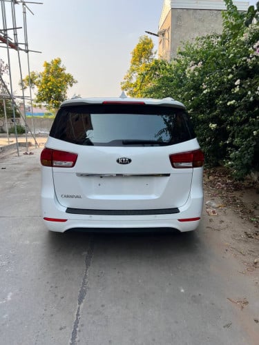 តម្លៃសាង​ 2015​ Kia Carnival 2.2 Turbo Diesel 11កៅអី​ ក្រដាស​ពន្ធ​