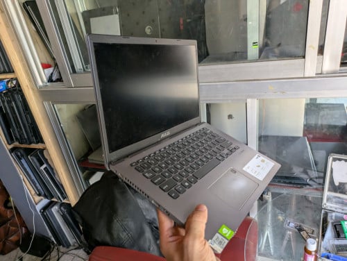 Asus x409/i3/ram4/SSD240/14inch