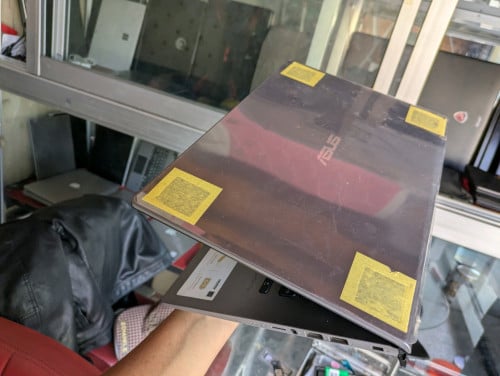 Asus x409/i3/ram4/SSD240/14inch