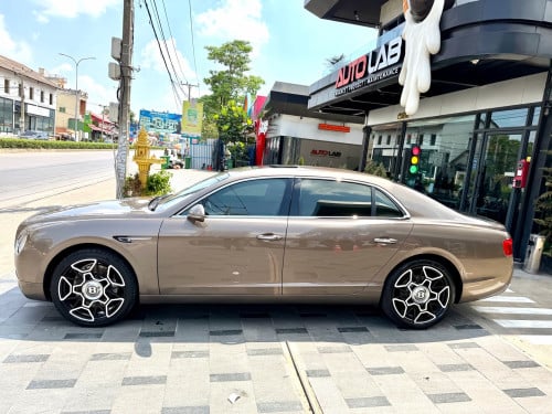 Bentley Flying Spur Full ដំបូលផ្កាយ ប្រើសាំង ម្ចាស់ទី១គត់