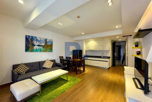 BEST DEAL! Spacious 2 Bedrooms Condo for Rent in BKK1 with Gym and Pool