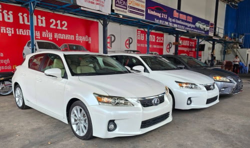 Ct200h 2012 full ឡានស្អាត