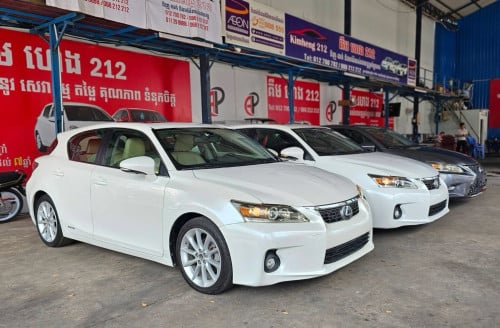 Ct200h 2012 full ឡានស្អាត