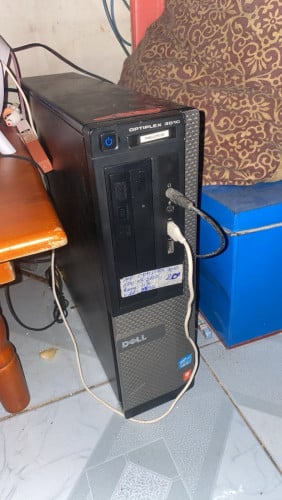Dell Ram4GB CPU core i3