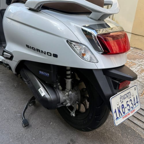 Honda Giorno+ឆ្នាំផលិត : 2024ពណ៍ : សុីម៉ង