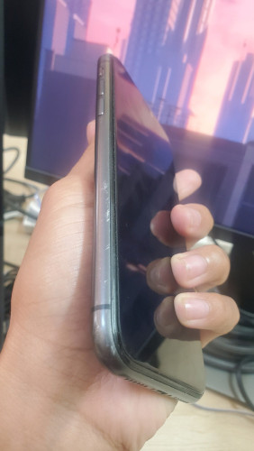 IPhone 11 64G 98% ស្អាត់ស្ទើតិចតួច