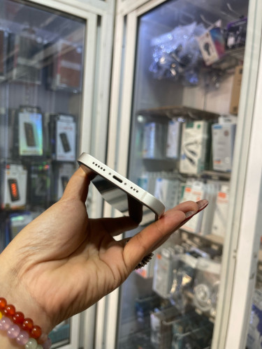 iPhone 13/128GB/LLពណ៍ស សុីនសានុំស្អាត99%(ធានាលើម៉ាសុីន1ខែ)
