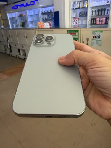 iPhone 15 Pro Max មួយទឹក