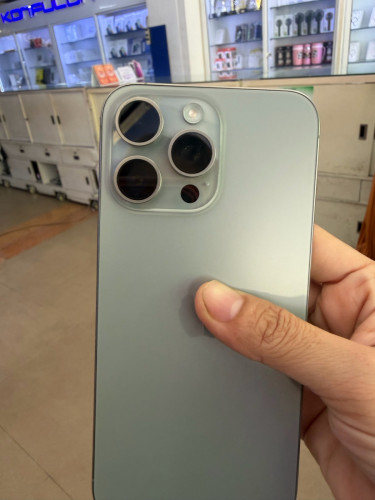 iPhone 15 Pro Max មួយទឹក