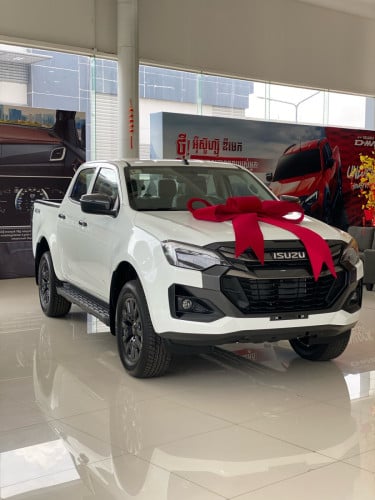 Isuzu D-Max Deluxe 2026 3.0L រថយន្តមានស្តុកស្រាប់