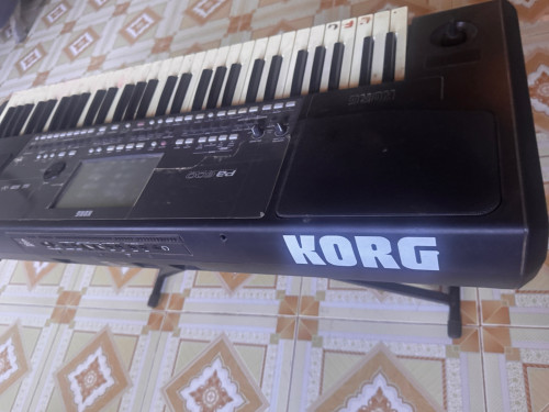 Korg pa 600