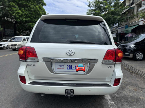 Land Cruiser GXR V6 Full Option ឆ្នាំ2013 ម្ចាស់ដើម សោ2គ្រាប់