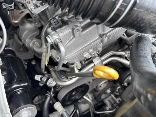 Land Cruiser GXR V6 Full Option ឆ្នាំ2013 ម្ចាស់ដើម សោ2គ្រាប់