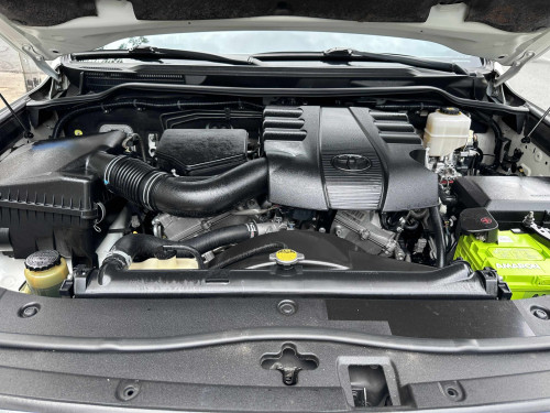 Land Cruiser GXR V6 Full Option ឆ្នាំ2013 ម្ចាស់ដើម សោ2គ្រាប់