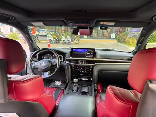 Lexus LX570 kuro black edition 2019