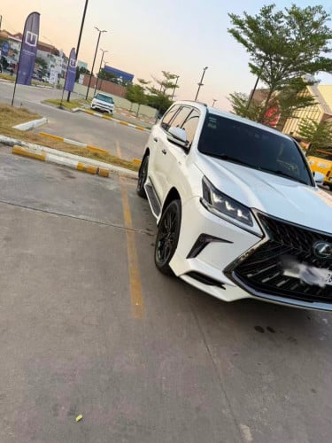 Lexus LX570 kuro black edition 2019