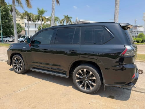 Lexus Lx570 Kuro Black edition 2021