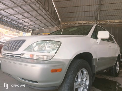 Lexus, RX300ឡានក្រដាស់ពន្ន,ឡានខ្ចៅខ្ចង់ថ្មីអត់បុកអត់ប៉ះអត់ច្រេះ, ឡានរៀបចំរួចហើយ។
