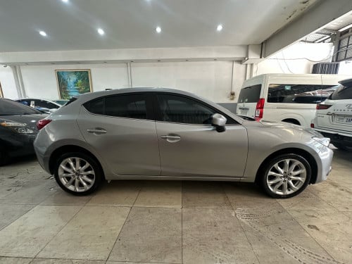 Mazda 3(015) full options ឡានជុះបង្រៀនរាល់ងៃ