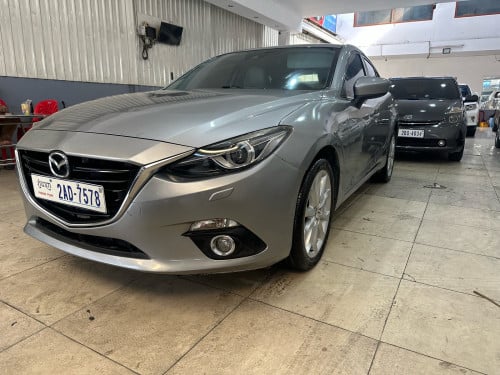 Mazda 3(015) full options ឡានជុះបង្រៀនរាល់ងៃ
